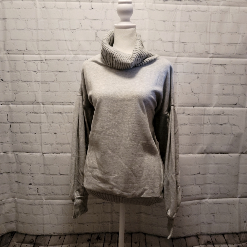NWT Gray Pearl Heather Turtle Neck Sweater